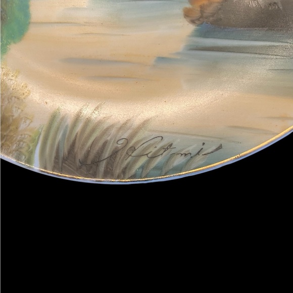 Vintage pair of wall hanging plates hand painted in Japan signed by artist - Picture 9 of 12